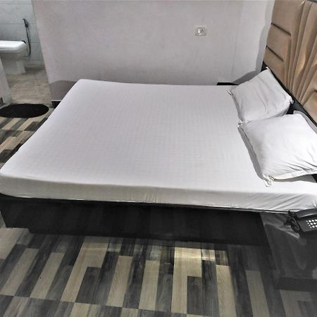 Hotel Kwality New Delhi Exterior photo