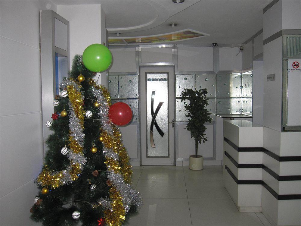 Hotel Kwality New Delhi Exterior photo