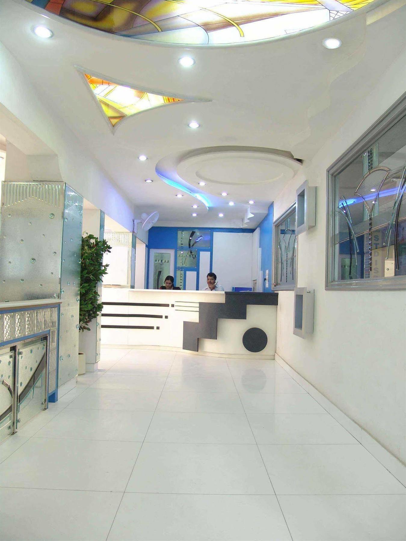 Hotel Kwality New Delhi Exterior photo